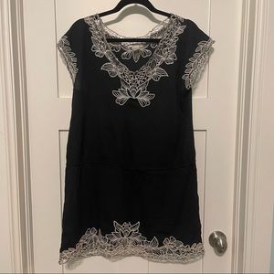 Esley size medium black with white floral embroidery tunic!